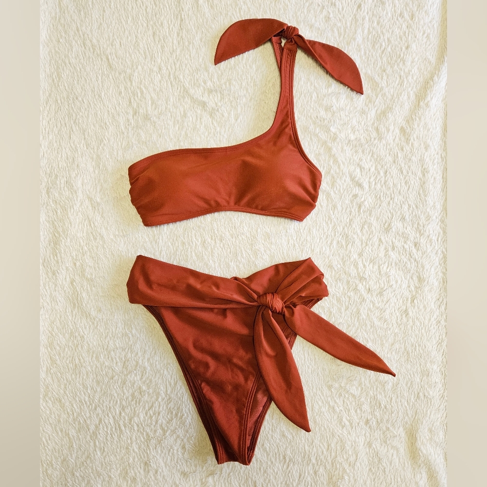 Abercrombie &Fitch One-Shoulder Bikini Top & High-Waist Cheeky Bikini Bottom